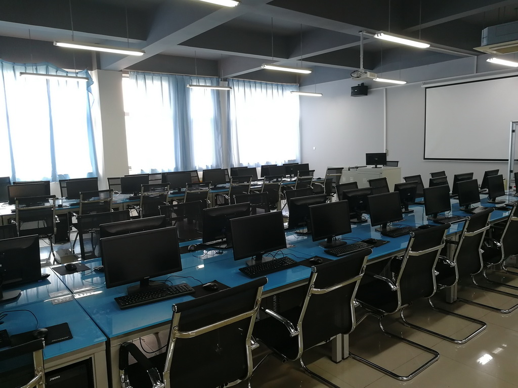 图2 虚拟仿真及MES系统实训中心.jpg