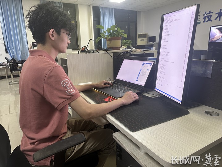 3.学生用电脑进行AI辅导员“科小导”和“云心”的开发2_副本